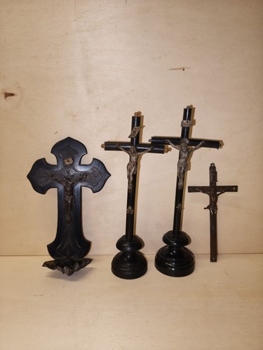 Lot crucifix bénitier - lot,