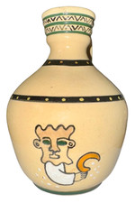 Rare cruchon  au druide à la serpe d'or par YVAIN  pour Keraluc à Quimper.