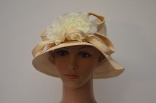 chapeau beige femme cérémonie accessoire mariage soirée