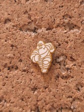 Pin's Bonhomme Michelin Pneu