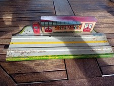 ancien Jouet en Tôle Lithographiée Garage Station Essence