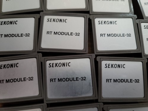 One sekonic pocket wizard - pocket, rt