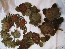 ensemble de 5 éléments de tapisserie brodés main ancien XIX thème : fleurs