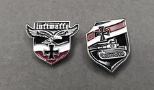 Lot de 2 insignes Allemands