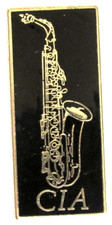 Pin's SAXOPHONE CIA Instruments Musique signé Arthus Bertrand Paris Vintage RARE