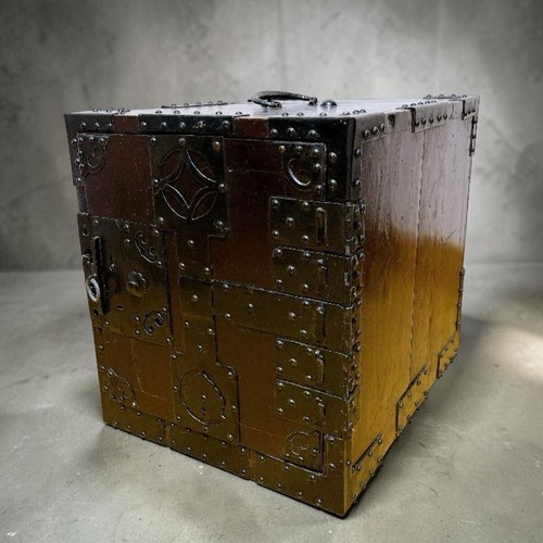 Ancien coffre fort japonais - ancien,