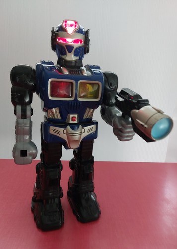 Robot 2005 turbo fighter - robot,