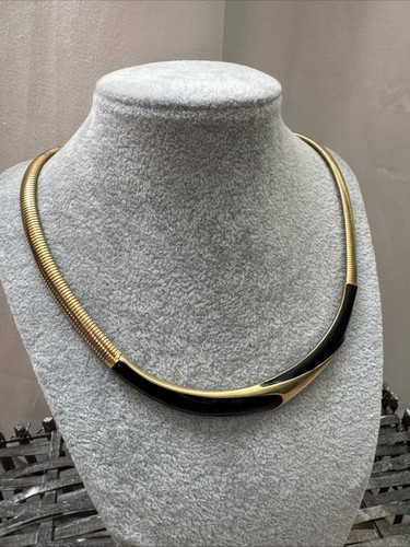 Collier ras cou - ras, du