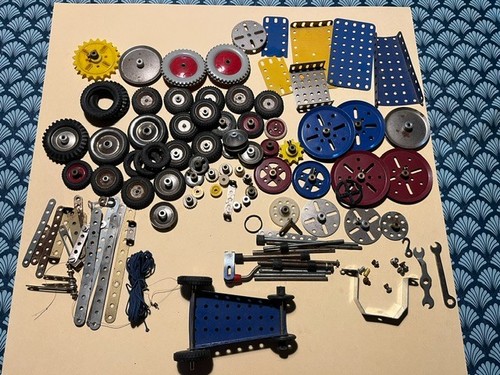 Meccano lot pièces - ,