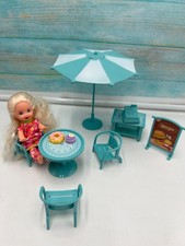 Shelly et  son petit salon de