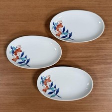 Articles Imari : Hatamantoen : cinq fleurs, lys rouge, petite assiette ovale ...