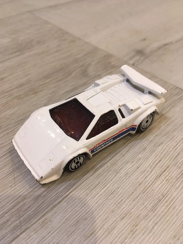 Ancienne voiture lamborghini - ancienne,