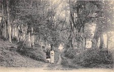 CPA 22 SAINT CAST UN COIN DE BOIS