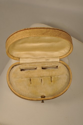 Ecrin bijoux ancien forme - ancien, a