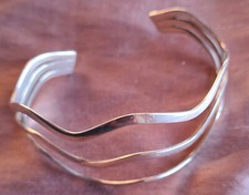 Bracelet en argent massif 925 " jonc ouvert " à 3 bandes ondulées type vagues