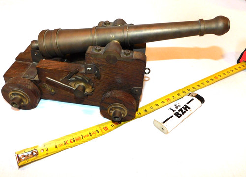 Tres belle maquette canon - tres,