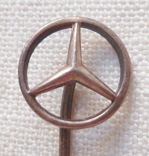 Insigne épinglette automobile - épinglette,