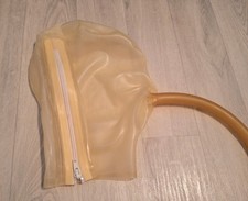 Cagoule en latex translucide