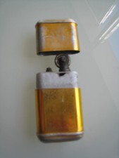 Ancien briquet militaire en