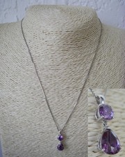 très joli collier 3gr