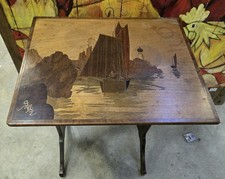 Emile Gallé : Table gigogne