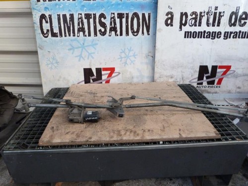 Moteur essuie glace avant