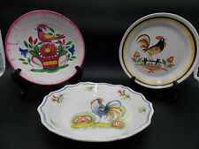 LOT DE 3 ASSIETTE EN FAIENCE AU DECOR DE COQ ET OISEAU