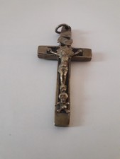 Christ  sur sa croix Argent ??