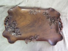 JOLI PLATEAU ancien en bois sculpté. Extrême Orient.