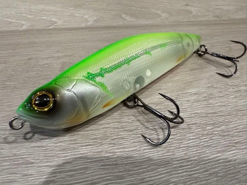 Leurre pêche rayé - de,