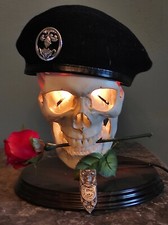 Lampe tête de mort Béret