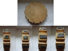 ANCIEN TAMPON ROUE ROULEAU MENSUEL  MOIS   EN BOIS ET CAOUTCHOUC