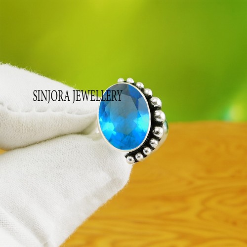 Bague cadeau fait - , main