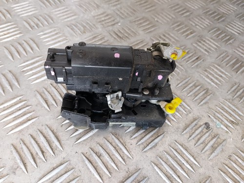 Serrure fermeture porte avant