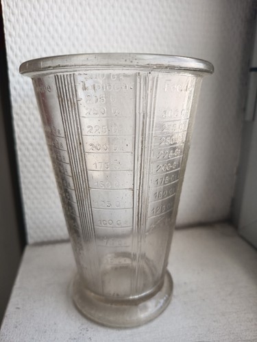 Ancien verre doseur gradue - ancien,