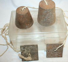 2 Anciens fil à plomb en