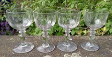 4 anciens verres soufflés à