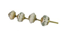 Lot De 4 Boutons De Meuble En Céramique Peints À La Main Avec Design De Fleurs.
