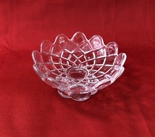 coupelle / baguier en cristal signé BACCARAT modèle DIAMANTS CARRES 10,5cm Coupe