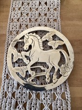 Dessous De Plat Rond Laiton Massif Cheval 18 Cm De Diamètre 