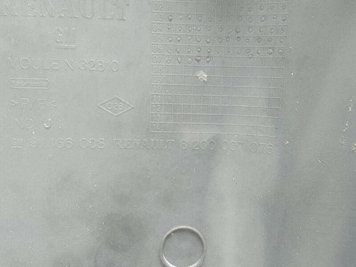 8200007076 moulure porte
