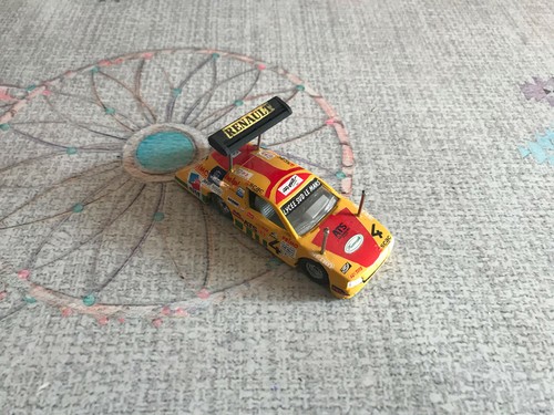 Voiture miniature modifiée