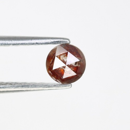 Diamant naturel rouge rond
