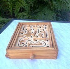 Labyrinthe à bille en bois