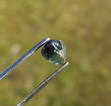 Saphir bleu brut de Madagascar