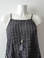 ? Collier/ Sautoir en Métal Argenté avec son Pompon Gris