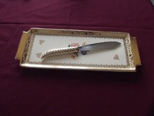 PLAT A BUCHE OU CAKE et son couteau, en très bon état.