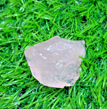 Pierre brute de quartz rose