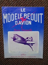 LE MODELE REDUIT D'AVION AVEC