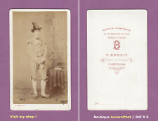 CDV BENOIT à COMPIEGNE : HOMME EN COSTUME D'APPARAT, ACTEUR ? TORERO ?  -R5